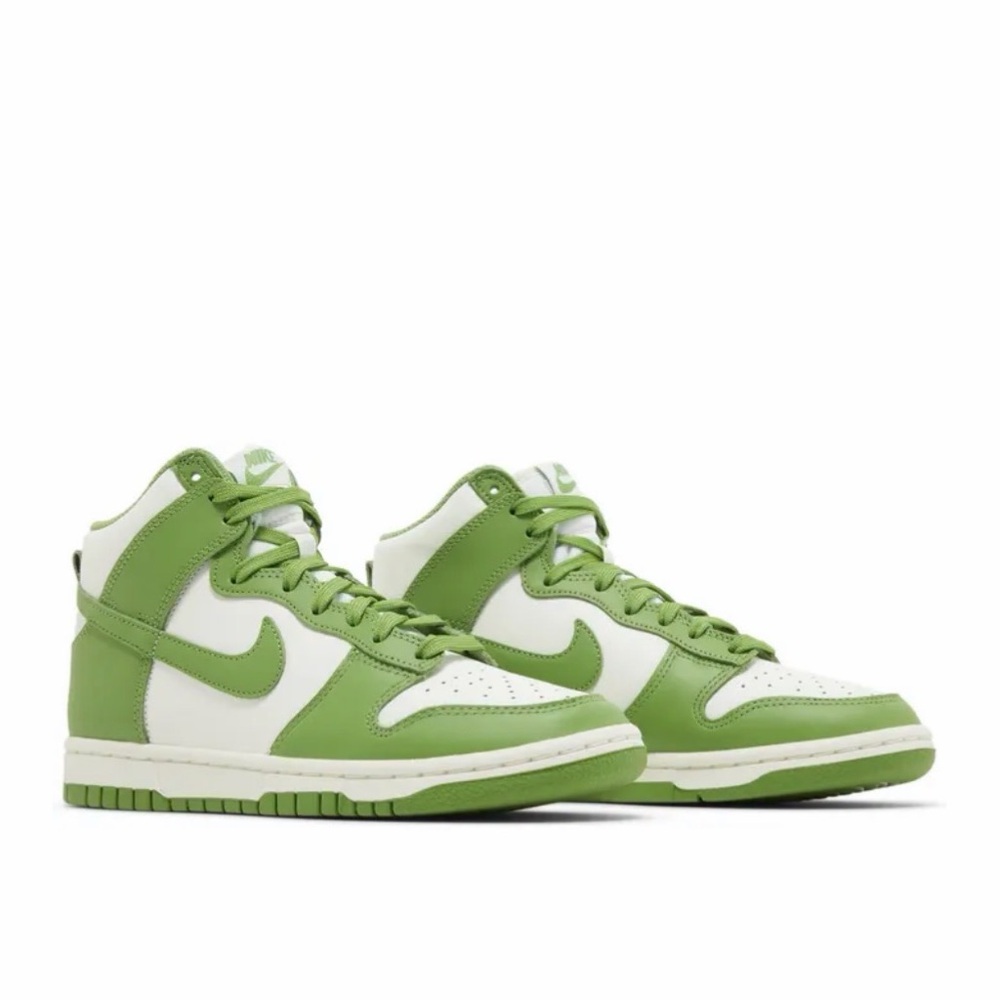 Nike women’s dunk high chlorophyll Lime Green and White size 9.5 new in box